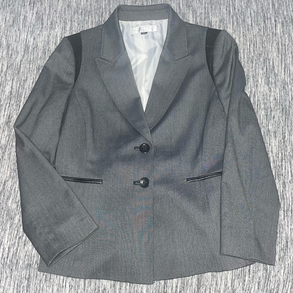 Tahari Women's Gray Blazer. Size 10